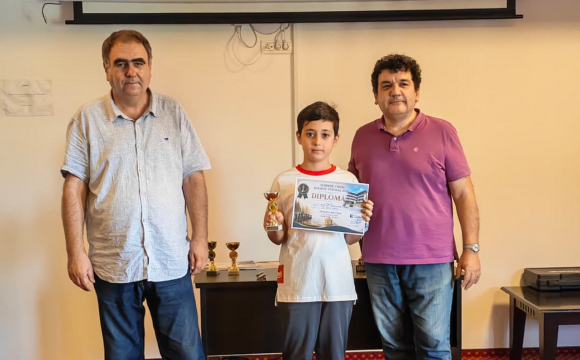 Vladimir Boştină, pe podium la „Summer Chess Holiday Festival 2026”, de la Predeal!