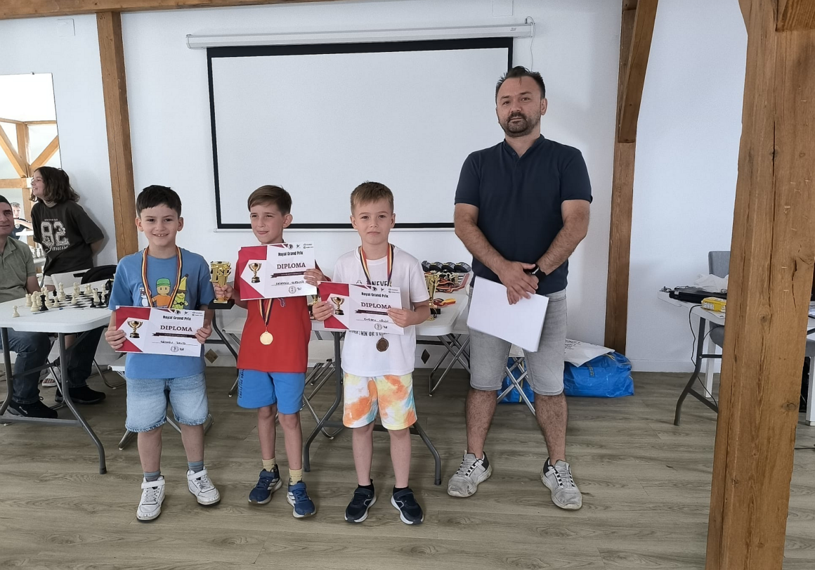Weekend cu 8 medalii pentru sportivii secţiei de şah a CSM Ploieşti!
