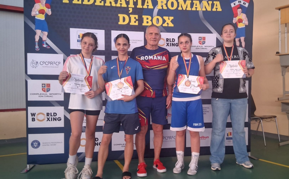 Bronz la Eforie Nord pentru sportivele secţiei de box a CSM Ploieşti!