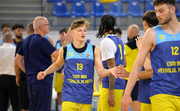Încă un „pariu” pentru viitor: David Fometescu a semnat cu CSM BBA Petrolul Ploieşti!