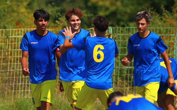 Echipa de fotbal U16 rămâne, după 3 runde, lidera Seriei a 6-a a Campionatului Naţional!
