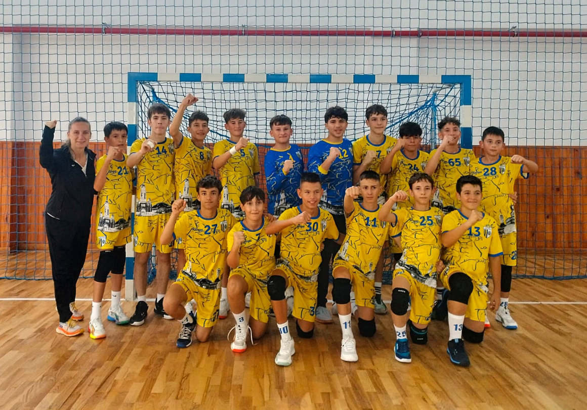 Două victorii şi două înfrângeri, la debut, pentru echipele de handbal juniori ale CSM Ploieşti! Două victorii şi două înfrângeri, la debut, pentru echipele de handbal juniori ale CSM Ploieşti!
