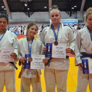 Judoka de la CSM-CFR-CSŞ Ploieşti, 13 medalii obţinute la Cupa Motiuaashi!