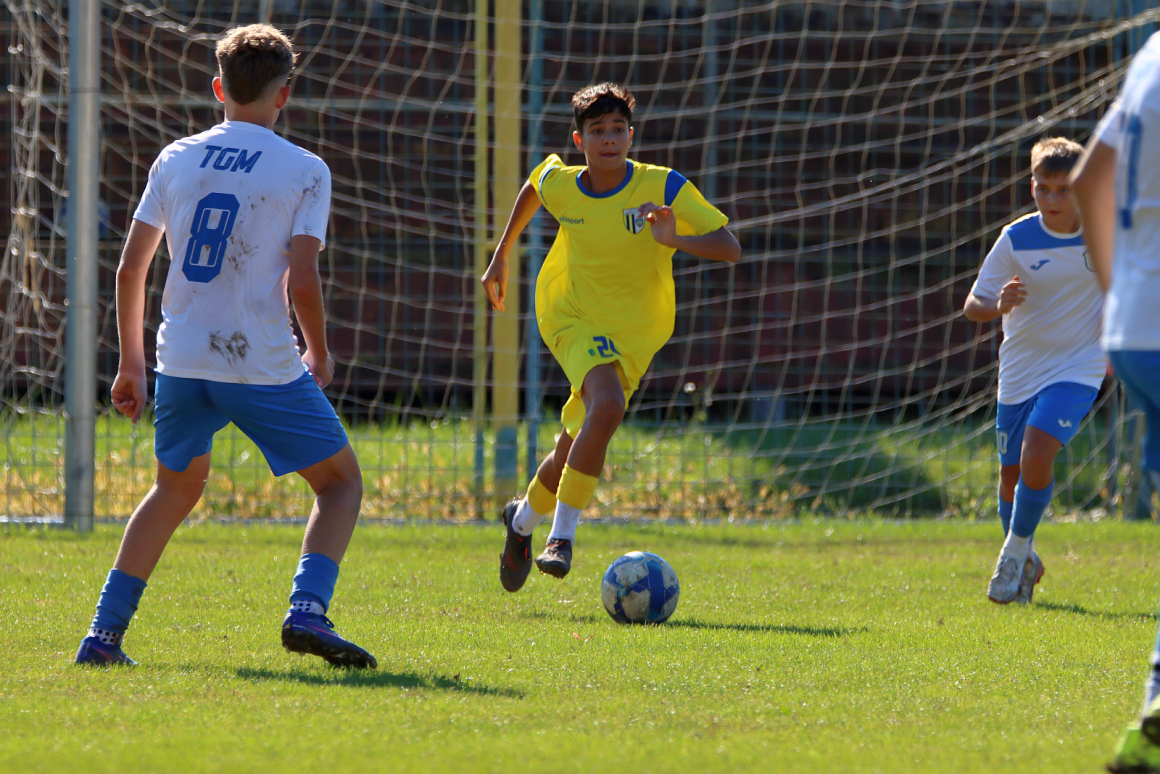 Echipa de fotbal U16 a CSM Ploieşti se menţine în trioul fruntaş al Seriei a 6-a! Echipa de fotbal U16 a CSM Ploieşti se menţine în trioul fruntaş al Seriei a 6-a!