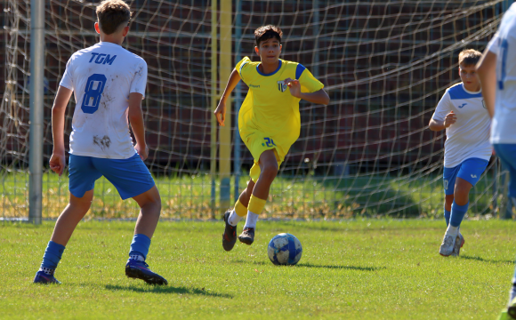 Echipa de fotbal U16 a CSM Ploieşti se menţine în trioul fruntaş al Seriei a 6-a!