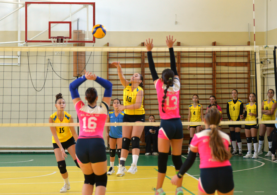 Debut de sezon pentru echipele de volei Speranţe (U15) ale CSM Ploieşti! Debut de sezon pentru echipele de volei Speranţe (U15) ale CSM Ploieşti!