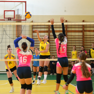Debut de sezon pentru echipele de volei Speranţe (U15) ale CSM Ploieşti!