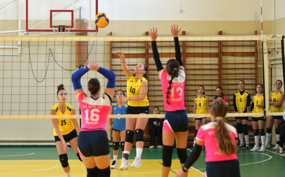 Debut de sezon pentru echipele de volei Speranţe (U15) ale CSM Ploieşti!