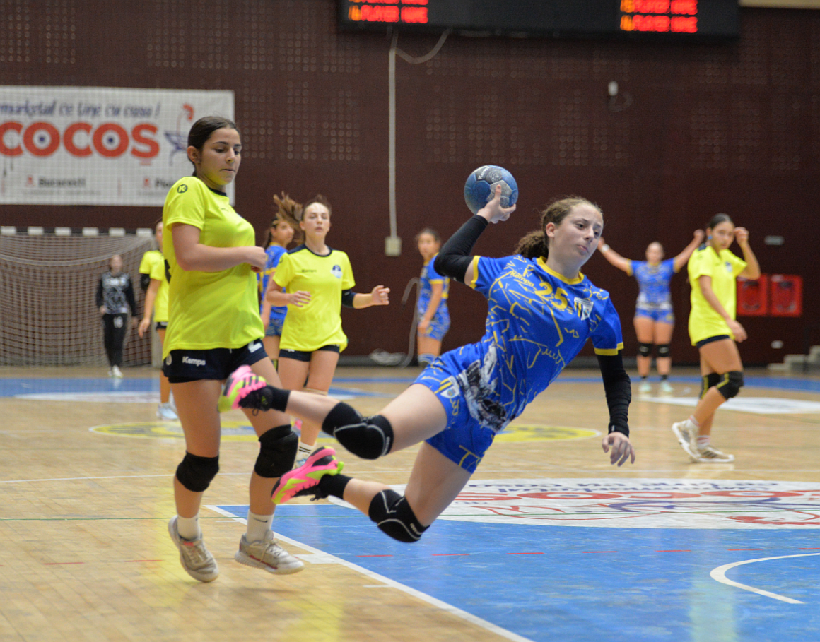 Etapă cu trei victorii pentru echipele de handbal juniori ale CSM Ploieşti!