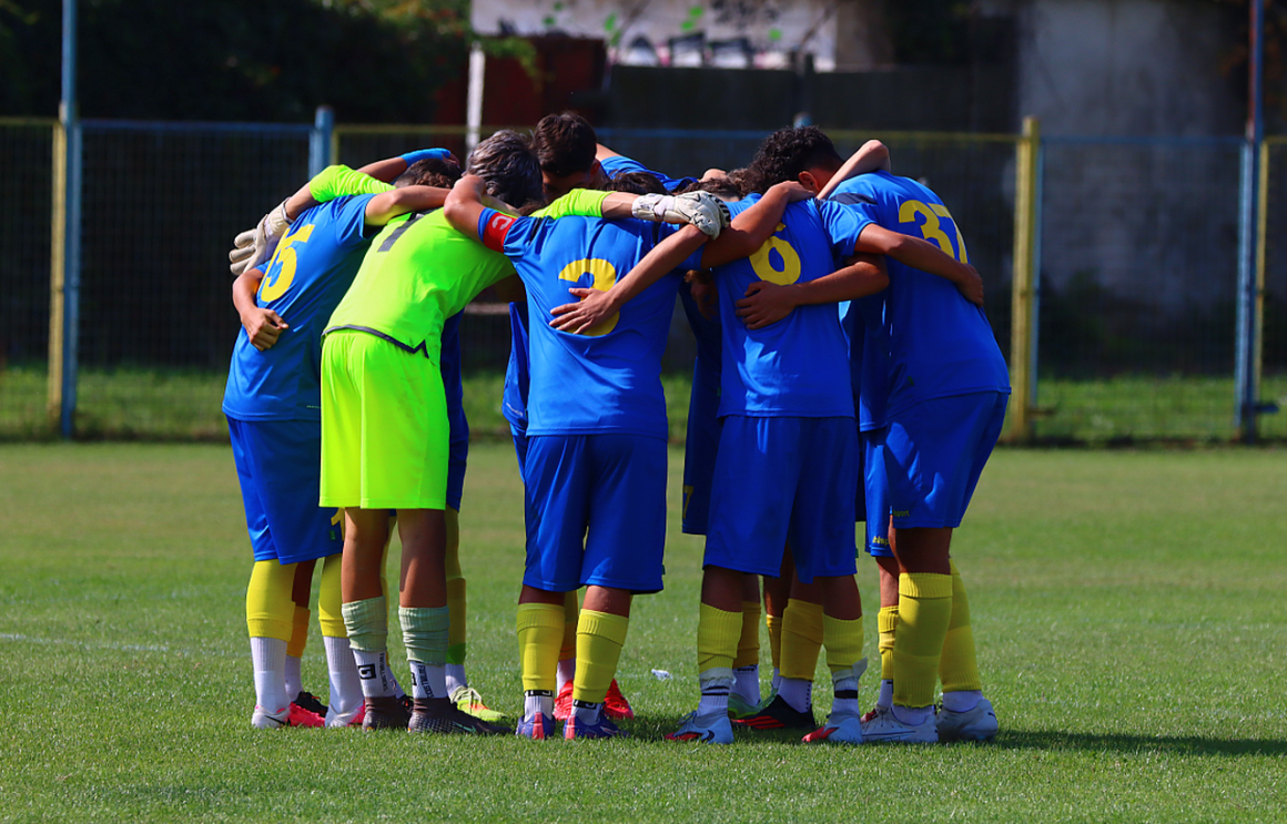 Echipa de fotbal U16 a CSM Ploieşti, egalată pe final în derbiul cu ACS MX Pro Academy! Echipa de fotbal U16 a CSM Ploieşti, egalată pe final în derbiul cu ACS MX Pro Academy!