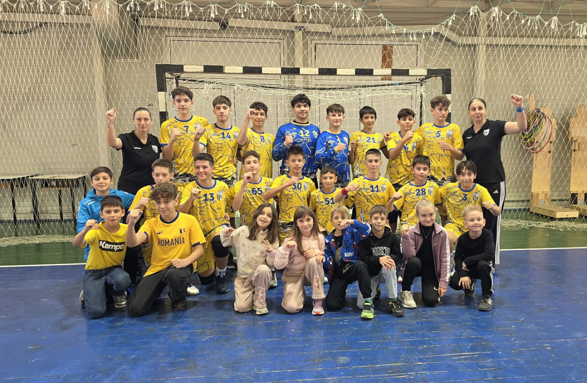 Echipa de handbal juniori 3, la a 6-a victorie consecutivă: 38-21 la CSŞ Ploieşti! Echipa de handbal juniori 3, la a 6-a victorie consecutivă: 38-21 la CSŞ Ploieşti!