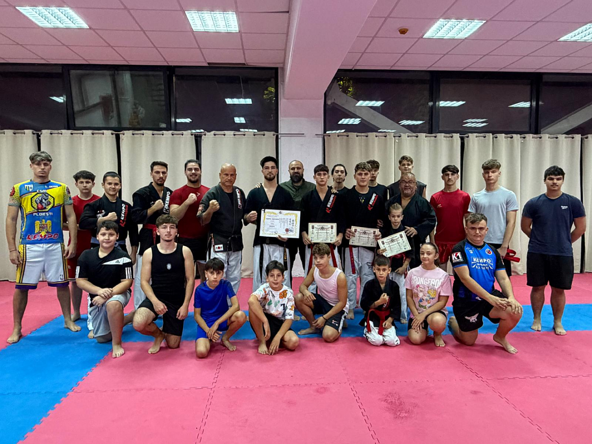 Preşedintele FR Kempo, Amatto Zaharia, moment festiv alături de luptătorii de la CSM Ploieşti! Preşedintele FR Kempo, Amatto Zaharia, moment festiv alături de luptătorii de la CSM Ploieşti!