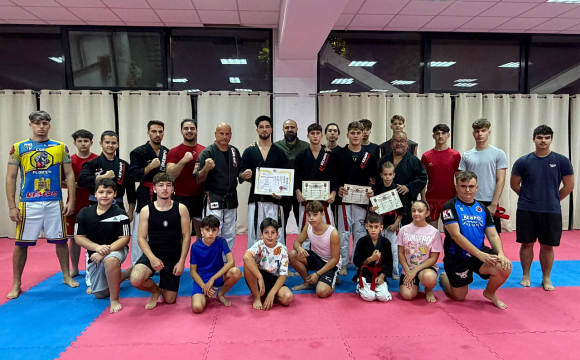 Preşedintele FR Kempo, Amatto Zaharia, moment festiv alături de luptătorii de la CSM Ploieşti!