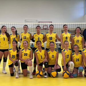 Echipa de Minivolei a CSM Ploieşti, două victorii şi o înfrângere în primul turneu al sezonului!